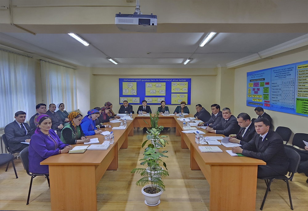 Okuw -usuly maslahat geçirildi.