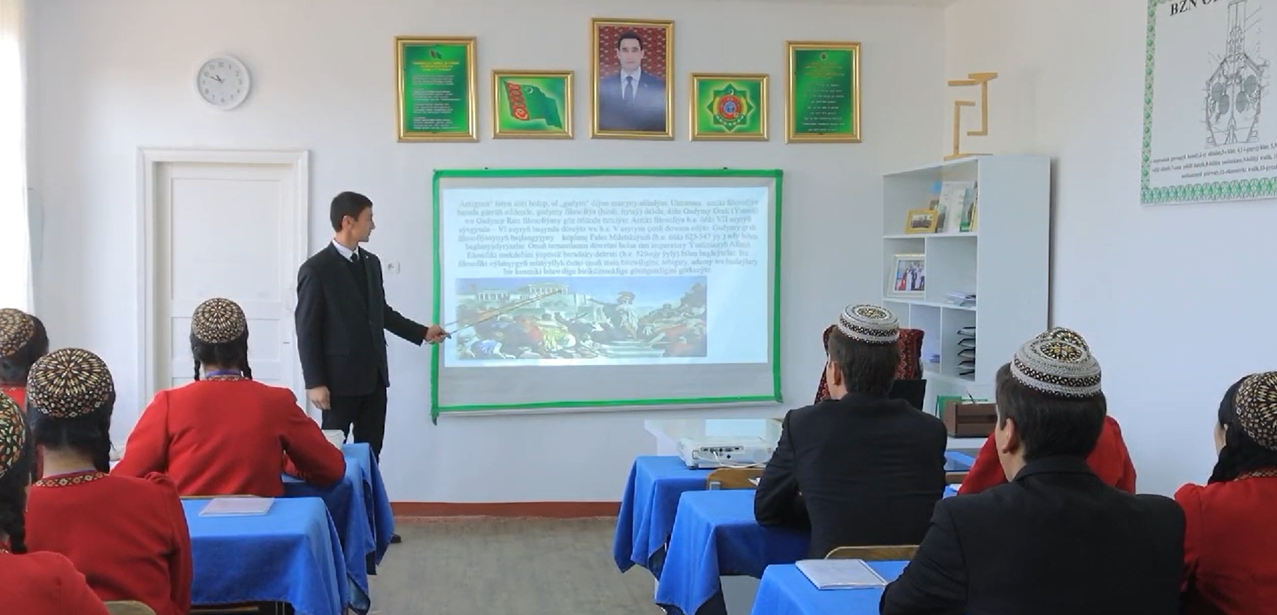 Taryh sapagynda görkezme esbaplaryndan peýdalanmak